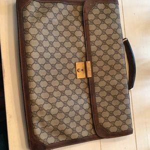 Authentic Gucci vintage briefcase number 99 015 0967.